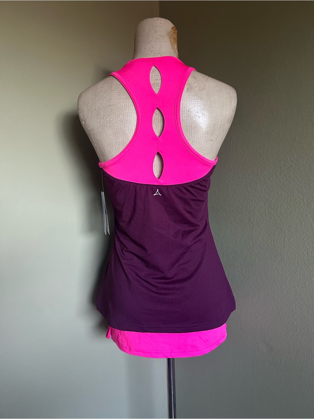 NWT aspire Women's Pink and Plum Racerback Tank with Keyhole Back Sz XS